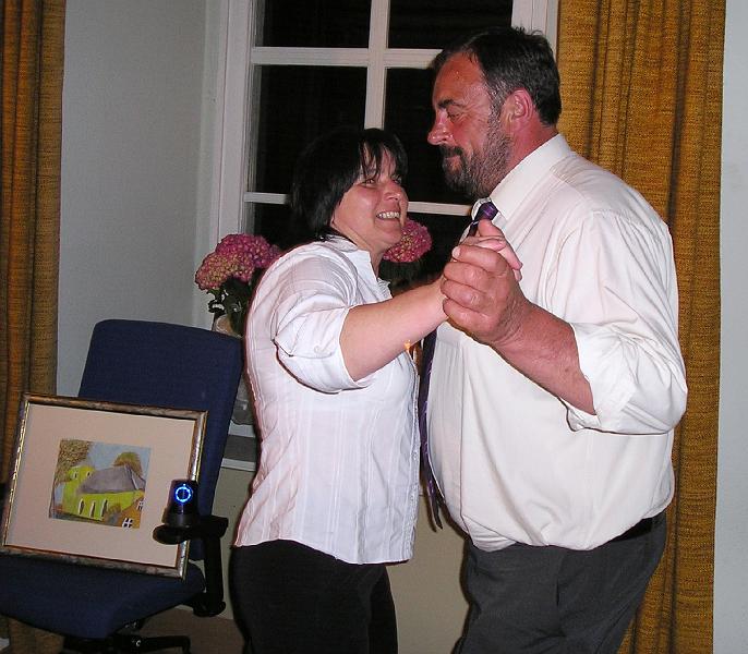 Bgm_tanzt.JPG - Der Bürgermeister zeigt Kondition: eifrig beim Tanzen mit seiner Ehefrau Hilde.