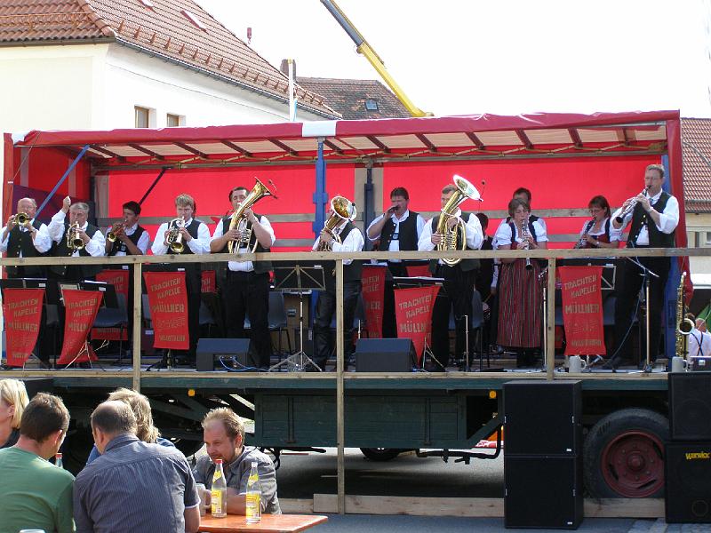 CS_31.JPG - Die Waldthurner Trachtenkapelle Müllner sorgte für die musikalische Umrahmung des Bürgerfestes.