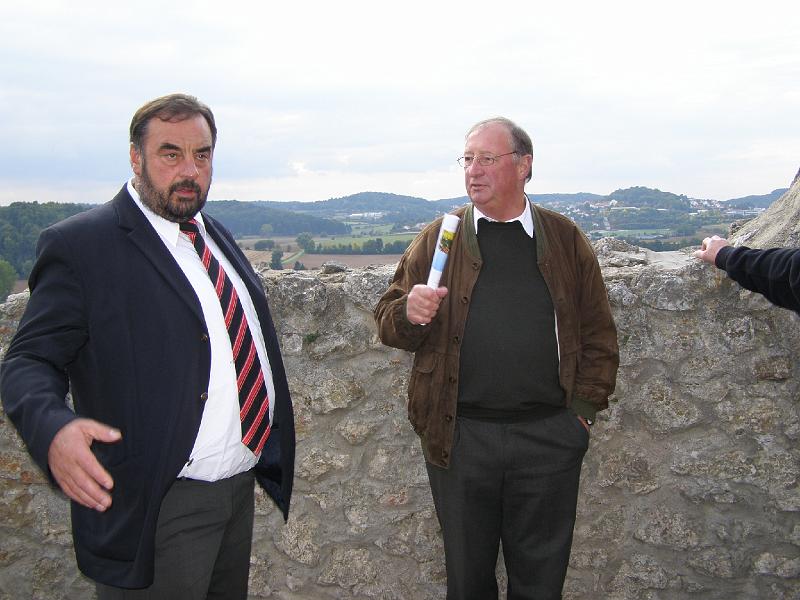 Bgm_Burg_duo.JPG - Bürgermeister Josef Beimler (links) im Gespräch mit Willi Keßler.