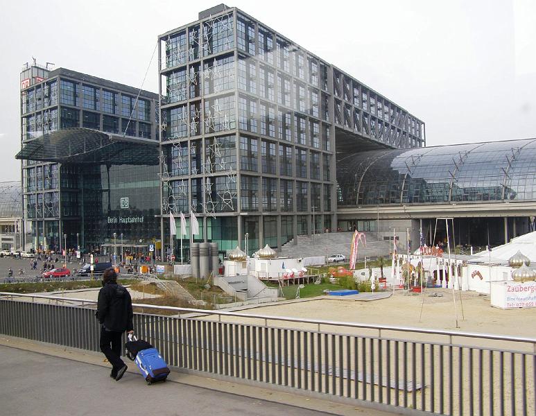 29_Bahnhof.JPG - Der Lehrter Bahnhof avancierte nach dem Umbau (mit knapp einer Milliarde Kosten) zum Berliner Hauptbahnhof.