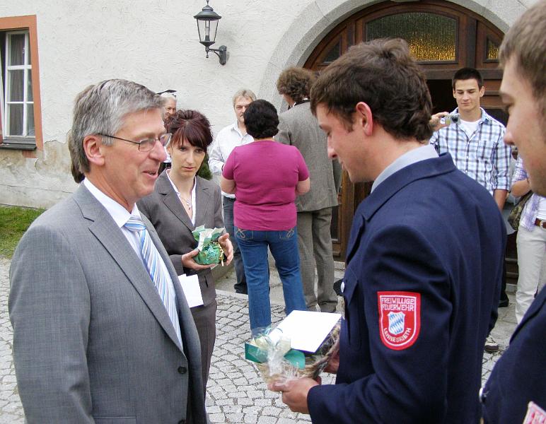 Alois_16.JPG - ...Vertreter der FFW Feuerwehr Lennesrieth...