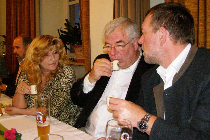 Alois_28.JPG - ...zu trinken. Prost!