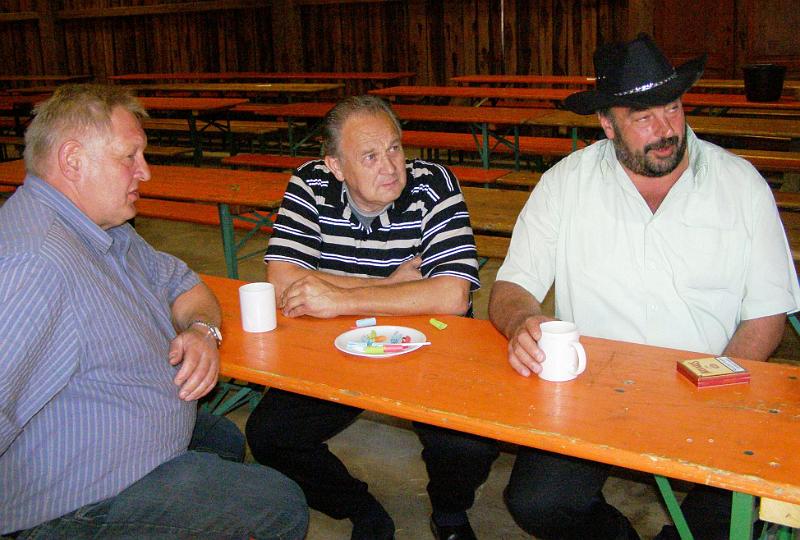 whf_6.JPG - Zwischendurch am Nachmittag: kurze Kaffepause im Stodl.
