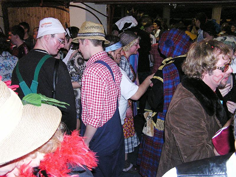 CS_Bar.jpg - Die Bar in der Schulturnhalle war immer gut gefüllt.