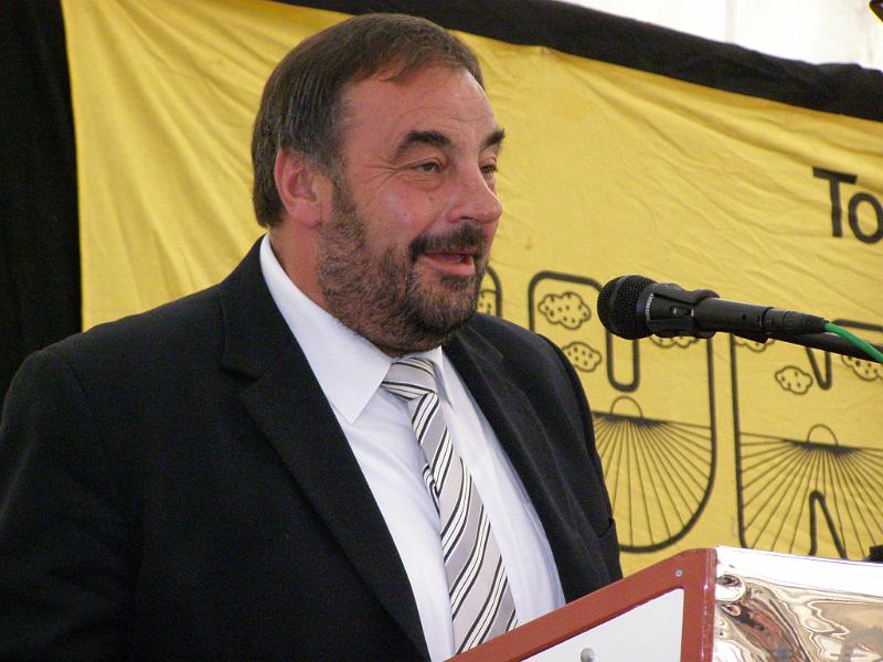 Bgm_spricht.JPG - Freut sich über den Erfolg des Unternehmens: Bürgermeister Josef Beimler aus Waldthurn.