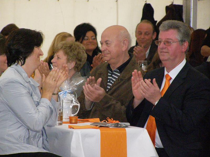 Chefs_Beifall.JPG - Die Familie Lukas bedankt sich für die guten Wünsche.