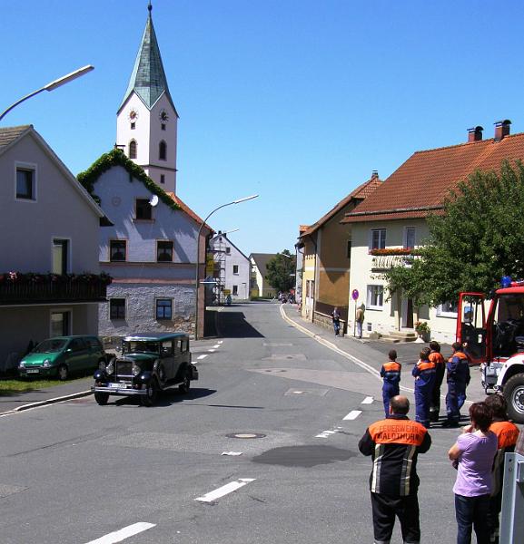 Old_24.JPG - Prächtiges Wetter mit tiefblauem Himmel sorgt für eine farbenfrohen Kulisse in Waldthurn.