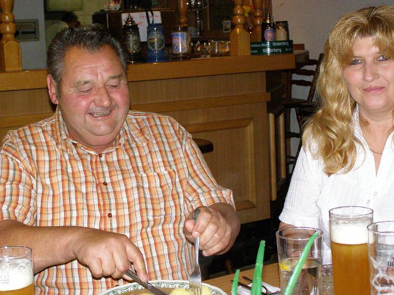 Essen_Wandz.JPG - Beim Essen kommt immer wieder Freude auf.