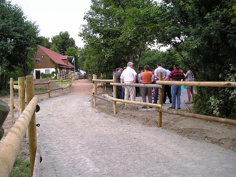 Pferdegang.JPG - Der Reitweg überquert den neuen Erdtank in Woppenrieth.